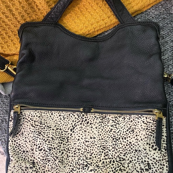 Fossil Erin Fold Over Leather Bag- Gently Used - Picture 3 of 7